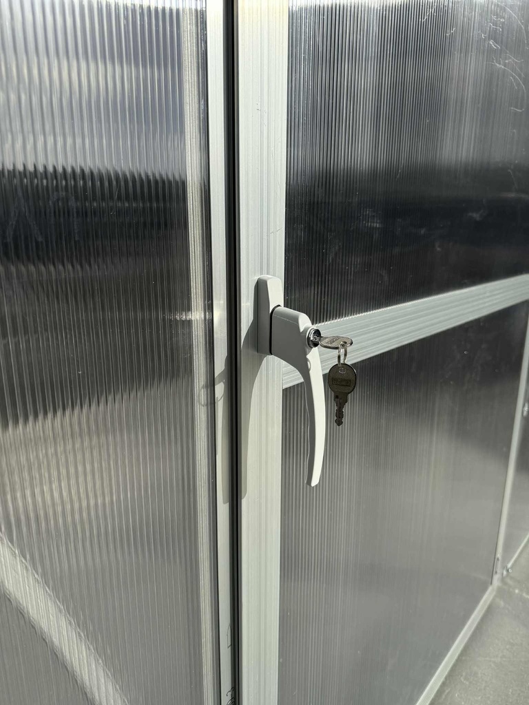 Rastlinjak Sigma Lux 3: aluminijasta vrata s ključavnico in ključi